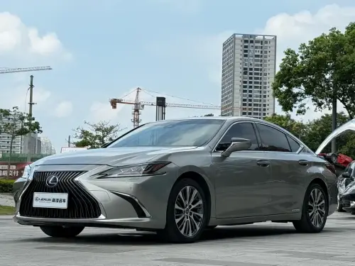 Lexus ES, 2021