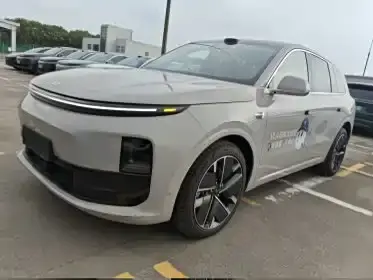 Li Auto L6, 2025