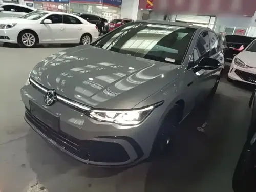 Volkswagen Golf, 2023