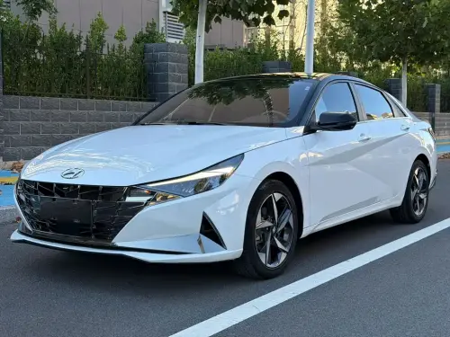 Hyundai Elantra, 2022