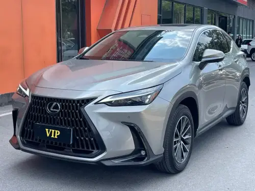 Lexus NX, 2025