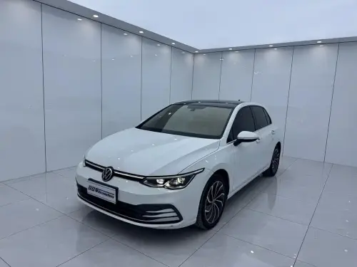 Volkswagen Golf, 2022