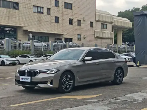 BMW 5-Series, 2023