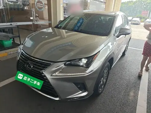 Lexus NX, 2021
