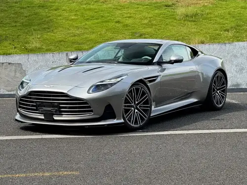 Aston Martin DB12, 2024