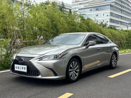 Lexus ES, 2020