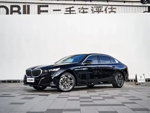 BMW 5-Series, 2025